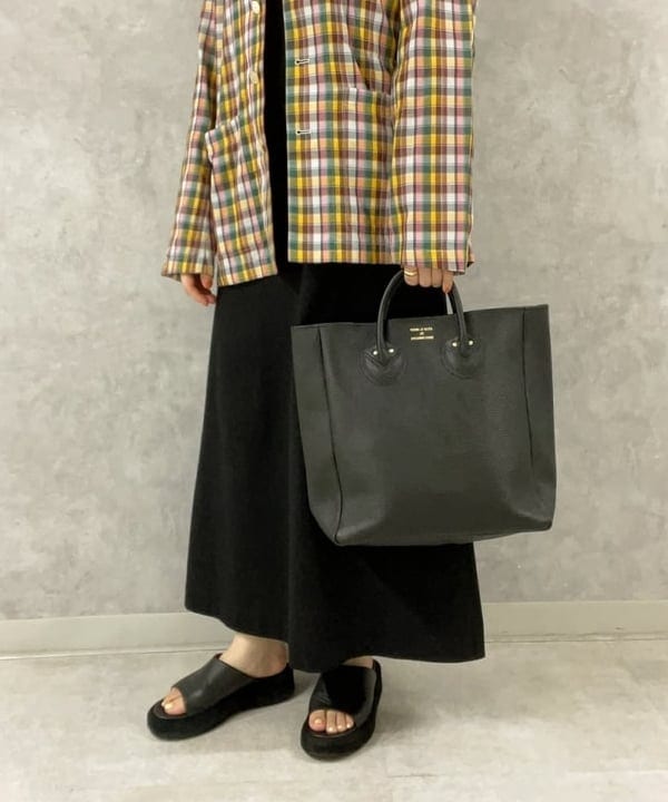 RIEKOさんの「BEAMS WOMEN｜YOUNG&OLSEN / レザートートバッグ M」を使ったコーディネート