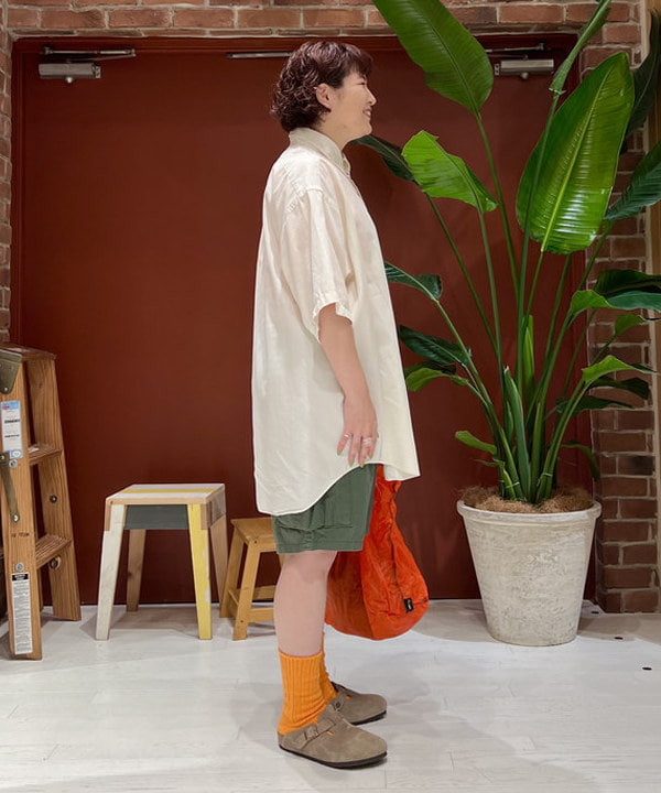 エノモト アミさんの「BEAMS WOMEN｜GRANITE GEAR / AIR GROCERY BAG エコバッグ」を使ったコーディネート