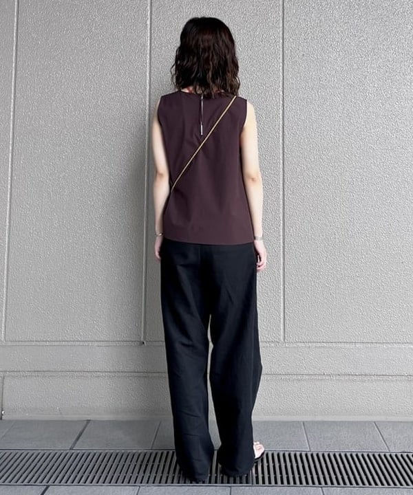 蒲原 捺美さんの「BEAMS WOMEN｜Demi-Luxe BEAMS / バックジップ ノースリーブプルオーバー」を使ったコーディネート