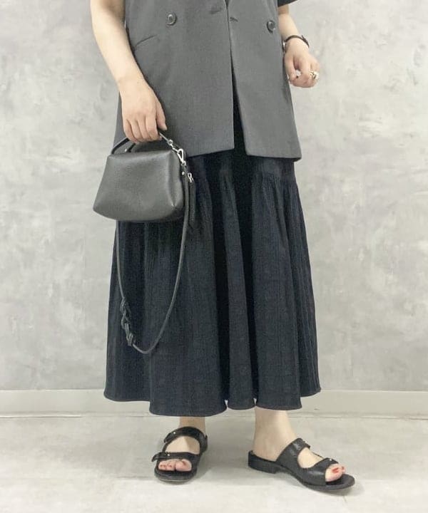 もり ともみさんの「BEAMS WOMEN｜GIANNI CHIARINI / ALIFA レザーショルダーバッグ S」を使ったコーディネート