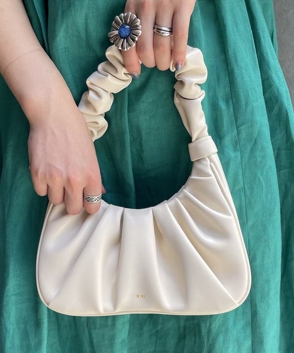 松本 佳菜子さんの「BEAMS WOMEN｜JW PEI / Gabbi Bag」を使ったコーディネート