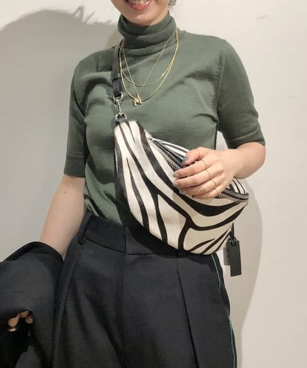 佐藤 美樹さんの「BEAMS WOMEN｜Demi-Luxe BEAMS / パール イヤリング」を使ったコーディネート