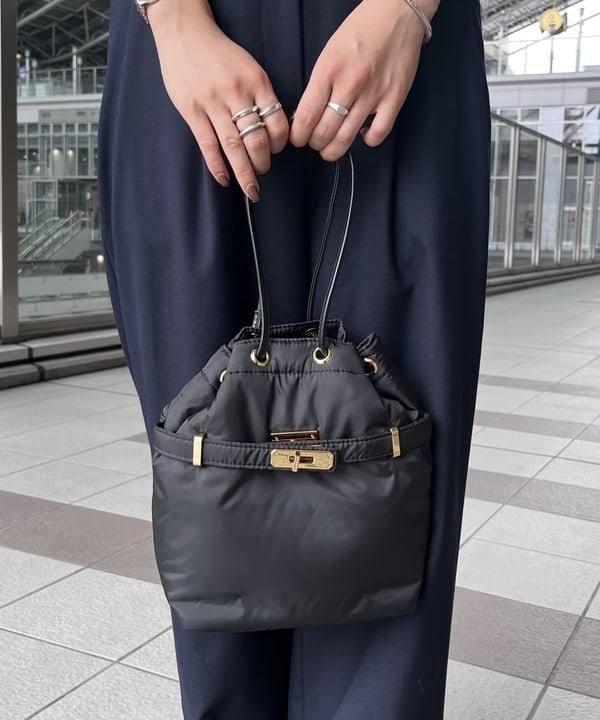 蒲原 捺美さんの「BEAMS WOMEN｜Demi-Luxe BEAMS / コットンナイロン ランタンスリーブプルオーバー」を使ったコーディネート