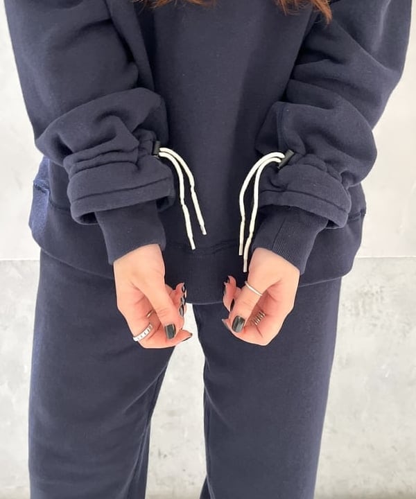 カスタニ モモノさんの「BEAMS WOMEN｜Blundstone / LOW CUT」を使ったコーディネート