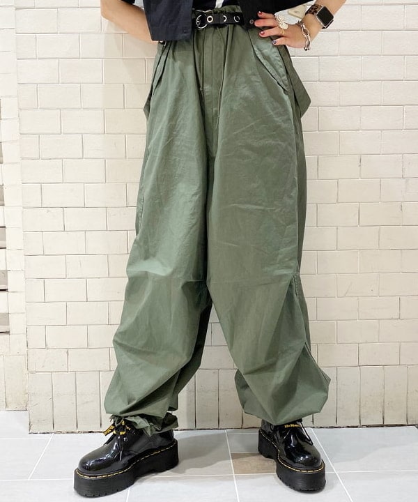 りかちょび/岸本梨佳さんの「BEAMS WOMEN｜BEAMS BOY / US ARMY オーバー パンツ」を使ったコーディネート