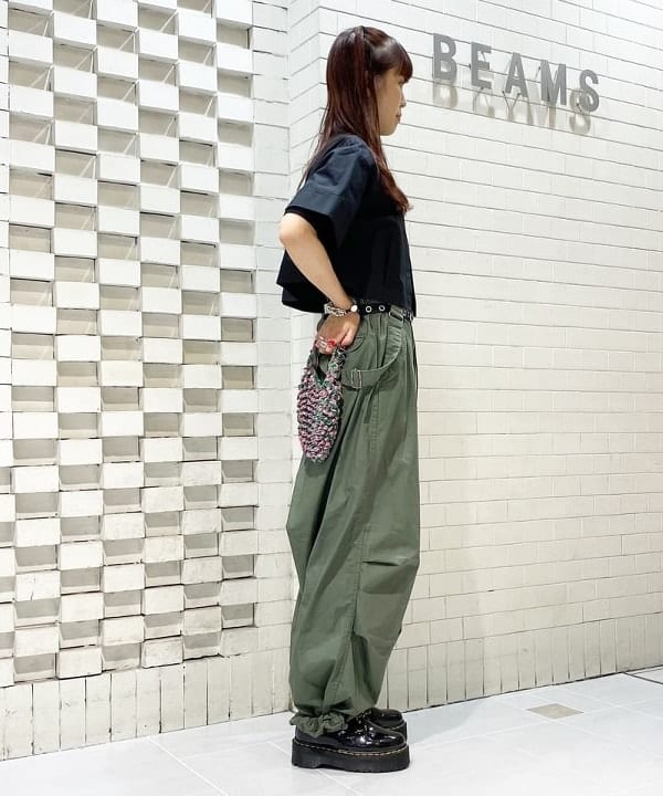 りかちょび/岸本梨佳さんの「BEAMS WOMEN｜BEAMS BOY / US ARMY オーバー パンツ」を使ったコーディネート