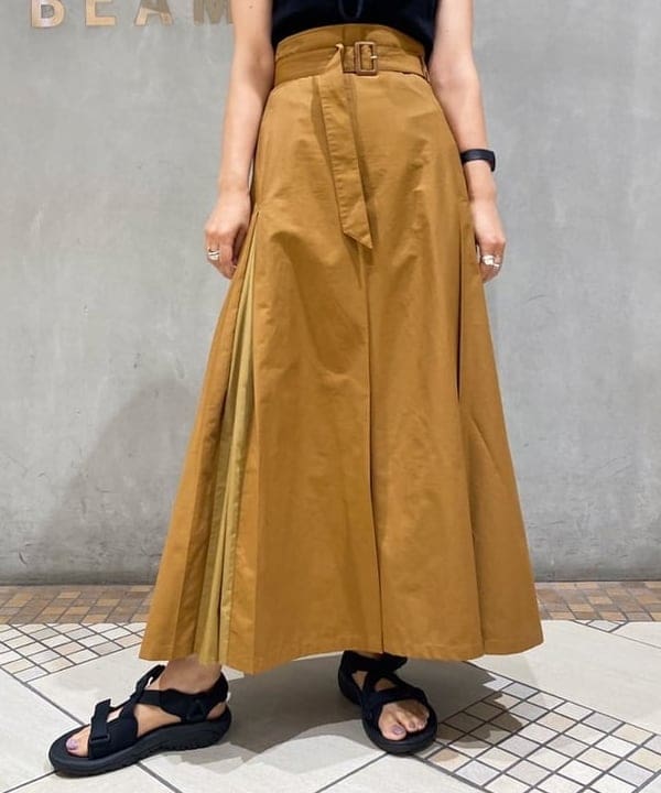 川口 恵さんの「BEAMS WOMEN｜TEVA / HURRICANE VERGE」を使ったコーディネート