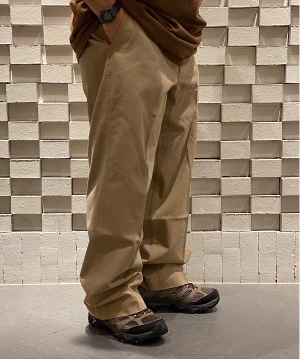 佐々木 優さんの「BEAMS WOMEN｜BEAMS PLUS / ウエストポイントクロス ミリタリー トラウザーズ」を使ったコーディネート