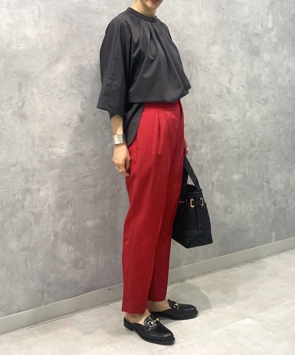 越智 里美さんの「BEAMS WOMEN｜sita parantica / ナイロン キルト トートバッグ S」を使ったコーディネート