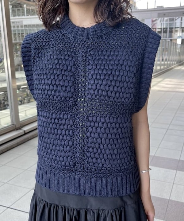 蒲原 捺美さんの「BEAMS WOMEN｜Demi-Luxe BEAMS / クロシェ ベスト」を使ったコーディネート