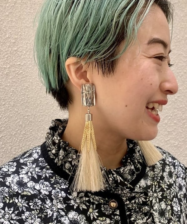 吉田　真実さんの「BEAMS WOMEN｜Ray BEAMS / アンクルストラップ パンプス」を使ったコーディネート