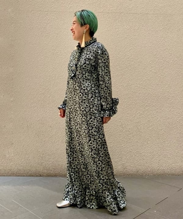 吉田　真実さんの「BEAMS WOMEN｜Ray BEAMS / アンクルストラップ パンプス」を使ったコーディネート