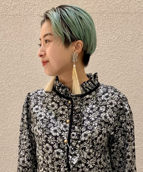 吉田　真実さんの「BEAMS WOMEN｜Ray BEAMS / アンクルストラップ パンプス」を使ったコーディネート