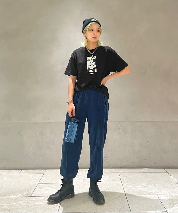 シマダリツコさんの「BEAMS WOMEN｜▲Dr.Martens / PASCAL 8ホール ブーツ」を使ったコーディネート