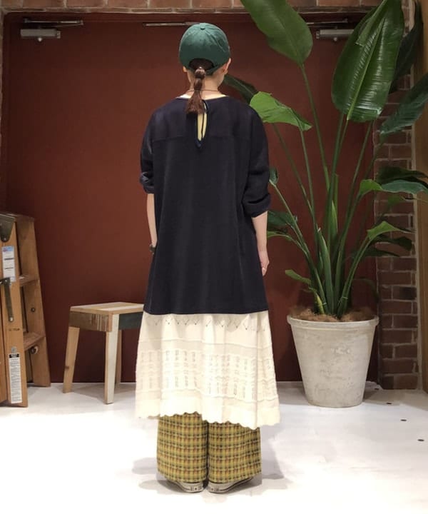 イシイ サオリさんの「BEAMS WOMEN｜BEAMS BOY / ロゴ フットボール ロングスリーブ Tシャツ」を使ったコーディネート