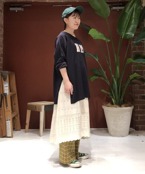 イシイ サオリさんの「BEAMS WOMEN｜BEAMS BOY / ロゴ フットボール ロングスリーブ Tシャツ」を使ったコーディネート