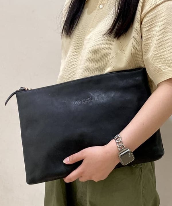 鈴木 悠里さんの「BEAMS WOMEN｜BEAMS BOY / US ARMY オーバー パンツ」を使ったコーディネート