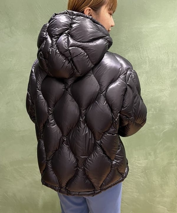 Moncler Akebia Quilted Patent-Shell Down Jacket