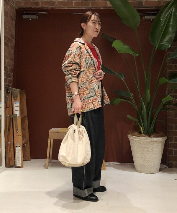 イシイ サオリさんの「BEAMS WOMEN｜NAPRON &times; BEAMS BOY / 別注 ヘリンボーン ステンシル ペイシェントバッグ」を使ったコーディネート