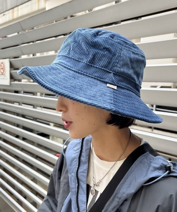 サワイさんの「BEAMS WOMEN｜BEAMS BOY / ラメ リブ クルー ソックス NEW」を使ったコーディネート