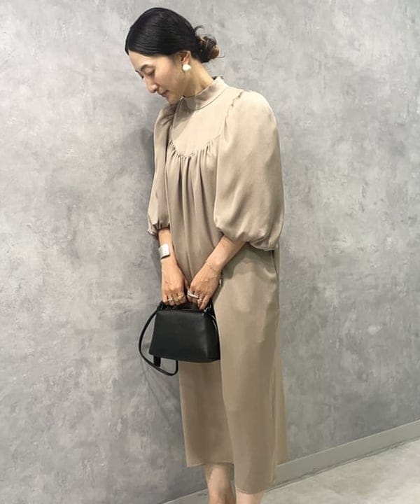 越智 里美さんの「BEAMS WOMEN｜GIANNI CHIARINI / ALIFA レザーショルダーバッグ S」を使ったコーディネート