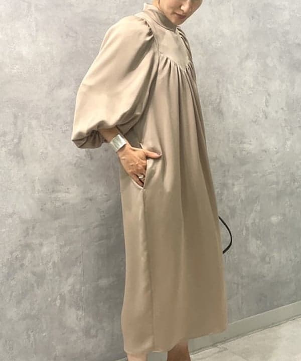 越智 里美さんの「BEAMS WOMEN｜GIANNI CHIARINI / ALIFA レザーショルダーバッグ S」を使ったコーディネート