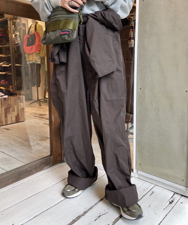 クロサワさんの「BEAMS WOMEN｜【別注】BRIEFING / SACOCHE」を使ったコーディネート