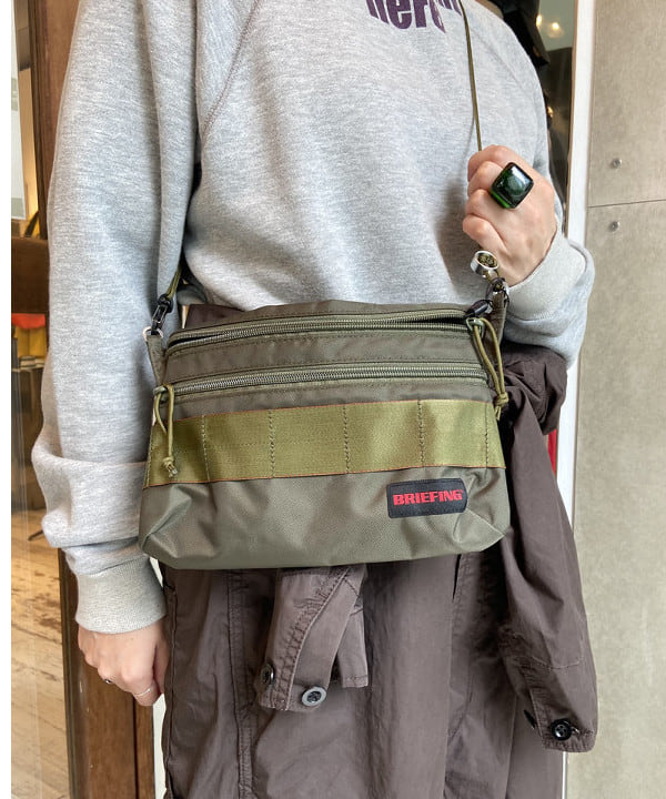 クロサワさんの「BEAMS WOMEN｜【別注】BRIEFING / SACOCHE」を使ったコーディネート