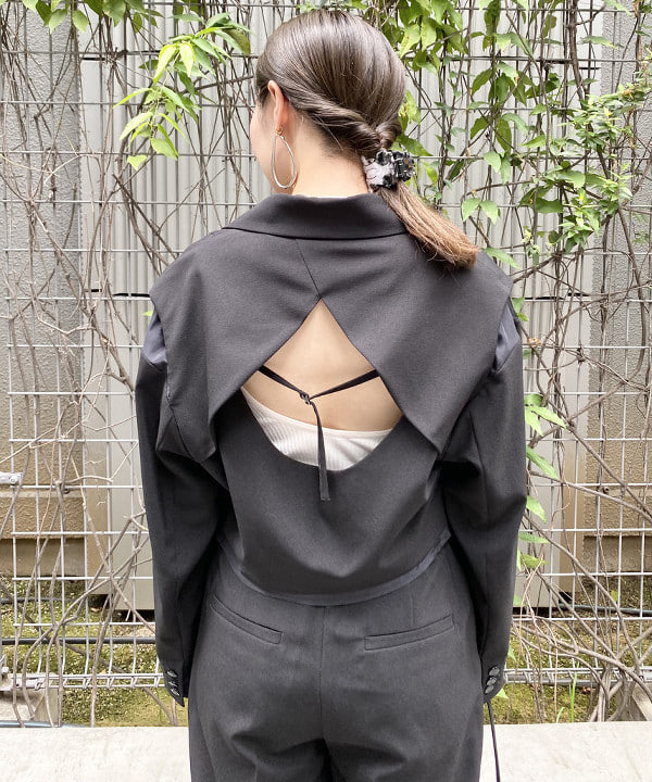 庭野 優紀さんの「BEAMS WOMEN｜Ray BEAMS / アンクルストラップ パンプス」を使ったコーディネート
