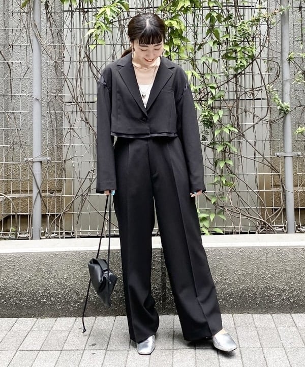 庭野 優紀さんの「BEAMS WOMEN｜Ray BEAMS / アンクルストラップ パンプス」を使ったコーディネート