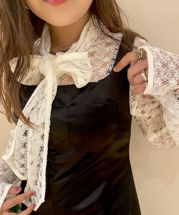 谷坊 ひかるさんの「BEAMS WOMEN｜Ray BEAMS / グリッター ラメ ソックス」を使ったコーディネート