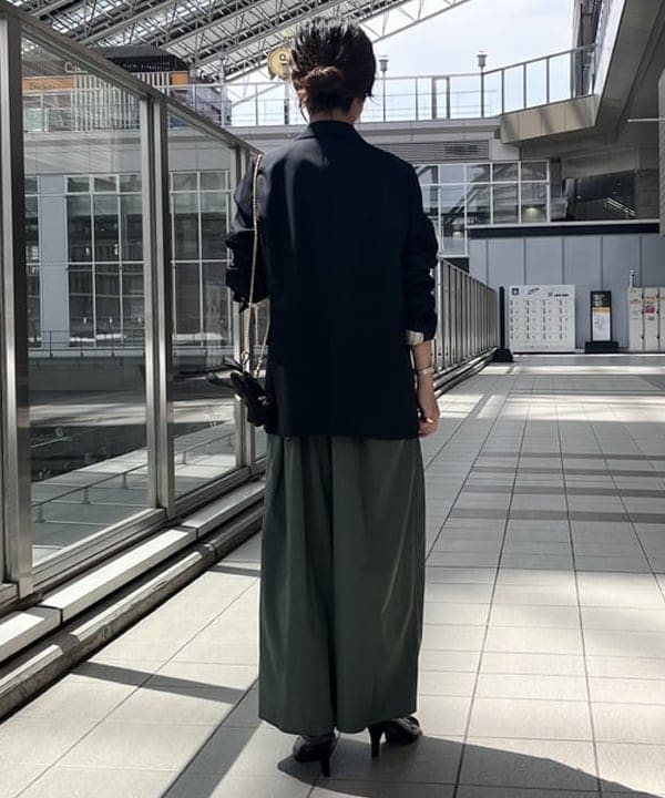 蒲原 捺美さんの「BEAMS WOMEN｜Demi-Luxe BEAMS / コットンナイロン オールインワン」を使ったコーディネート