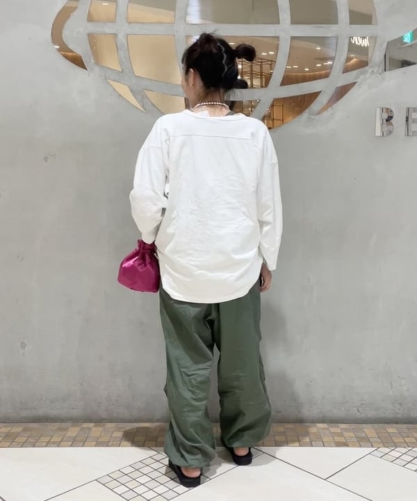 ハルキ　モモナさんの「BEAMS WOMEN｜BEAMS BOY / US ARMY オーバー パンツ」を使ったコーディネート