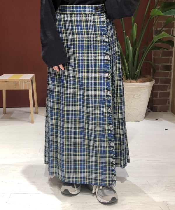 イシイ サオリさんの「BEAMS WOMEN｜BEAMS BOY / スクール ショート ベスト」を使ったコーディネート