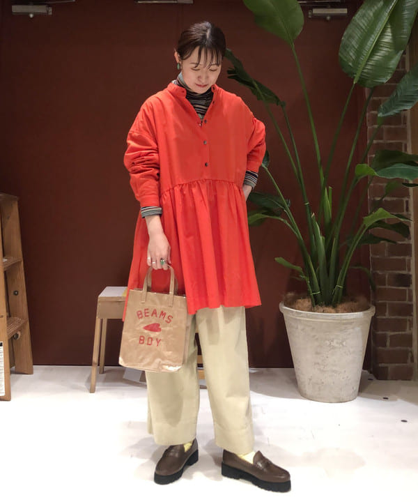 イシイ サオリさんの「BEAMS WOMEN｜BEAMS BOY / BBロゴ ショップバック」を使ったコーディネート