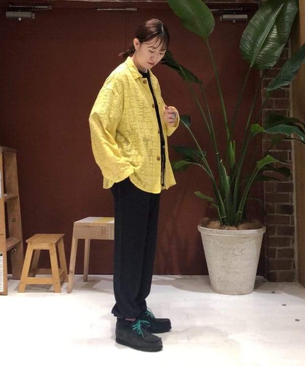 イシイ サオリさんの「BEAMS WOMEN｜BEAMS BOY / ロゴ イージーパンツ」を使ったコーディネート