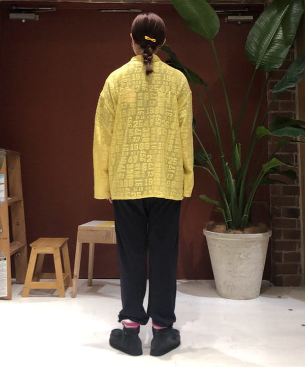 イシイ サオリさんの「BEAMS WOMEN｜BEAMS BOY / ロゴ イージーパンツ」を使ったコーディネート