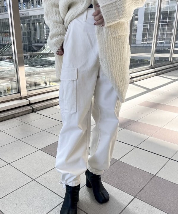 蒲原 捺美さんの「BEAMS WOMEN｜AURALEE / MILLED WOOL MOAL KNIT LONG CARDIGAN」を使ったコーディネート