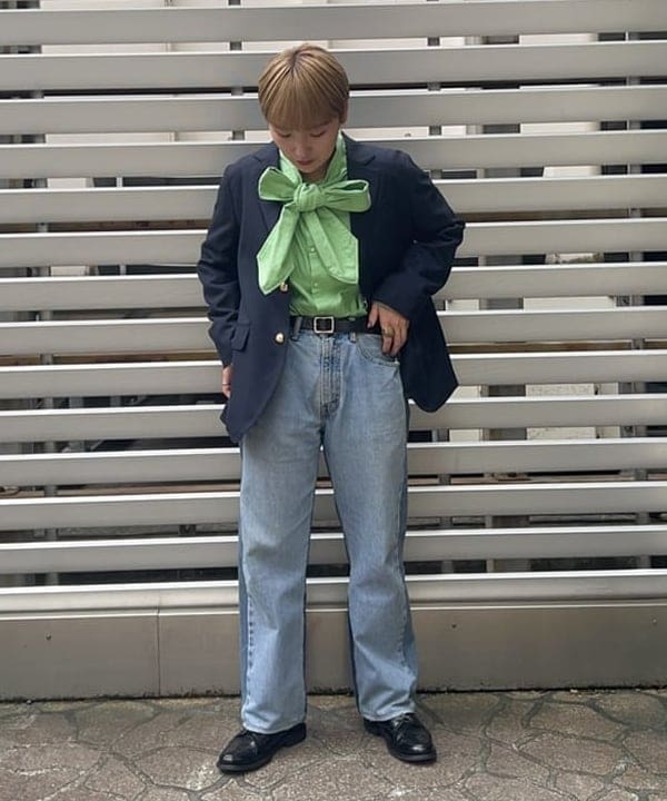 朱華さんの「BEAMS WOMEN｜BEAMS BOY / ポリエステル ウール 3ボタン ブレザー」を使ったコーディネート