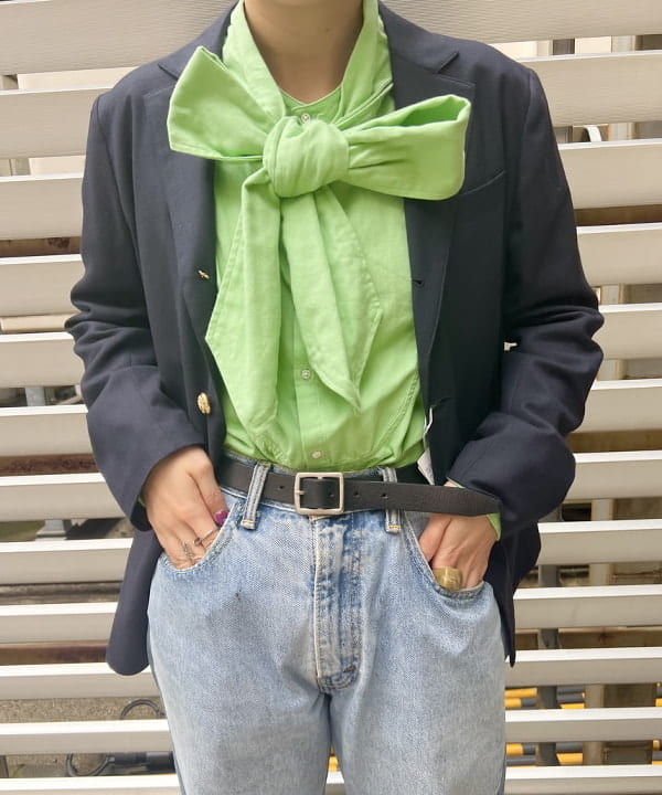 朱華さんの「BEAMS WOMEN｜BEAMS BOY / ポリエステル ウール 3ボタン ブレザー」を使ったコーディネート