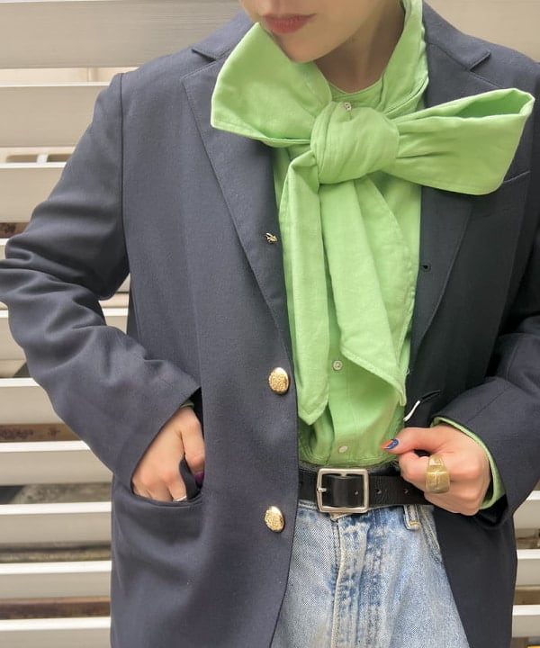 朱華さんの「BEAMS WOMEN｜BEAMS BOY / ポリエステル ウール 3ボタン ブレザー」を使ったコーディネート