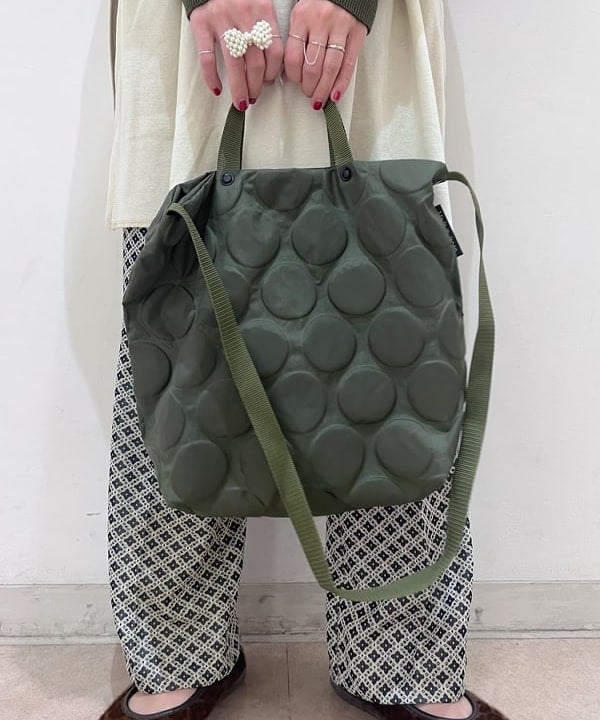 清水 彩乃さんの「BEAMS WOMEN｜【別注】BAG'n'NOUN / ドット バッグ」を使ったコーディネート