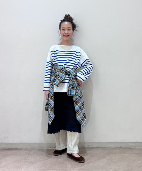 清水 彩乃さんの「BEAMS WOMEN｜ナバルボーダー ビッグ ボートネック カットソー」を使ったコーディネート