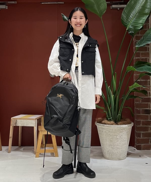 ミナミマリコさんの「BEAMS WOMEN｜ARC’TERYX / MANTIS 26 BACKPACK」を使ったコーディネート