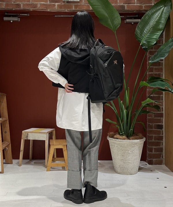 ミナミマリコさんの「BEAMS WOMEN｜ARC’TERYX / MANTIS 26 BACKPACK」を使ったコーディネート