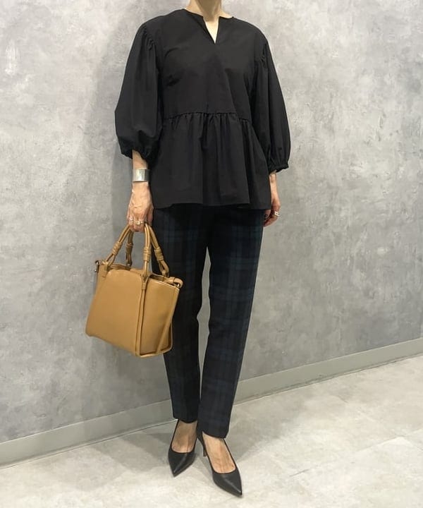 越智 里美さんの「BEAMS WOMEN｜PELLICO / スムースパンプス」を使ったコーディネート