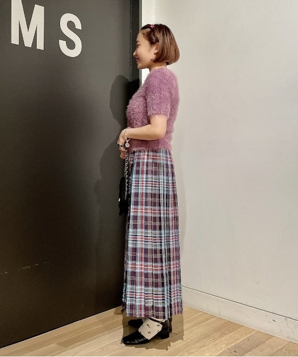 葛岡 七海さんの「BEAMS WOMEN｜BEAMS BOY / チェック キルト スカート」を使ったコーディネート