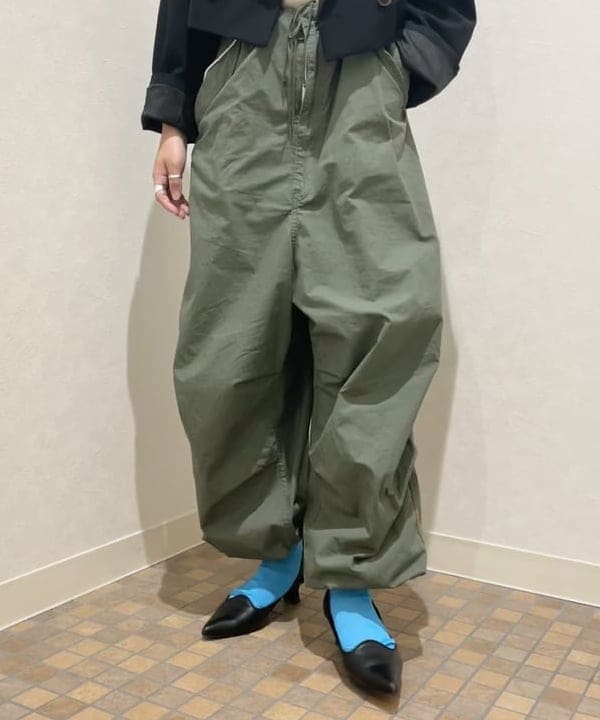 ハルキ　モモナさんの「BEAMS WOMEN｜BEAMS BOY / US ARMY オーバー パンツ」を使ったコーディネート