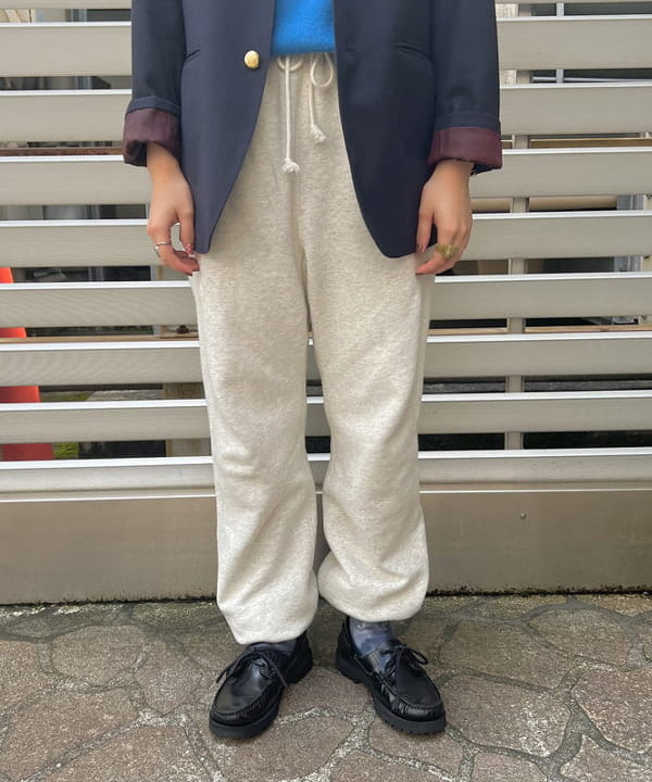 朱華さんの「BEAMS WOMEN｜BEAMS BOY / ポリエステル ウール 3ボタン ブレザー」を使ったコーディネート