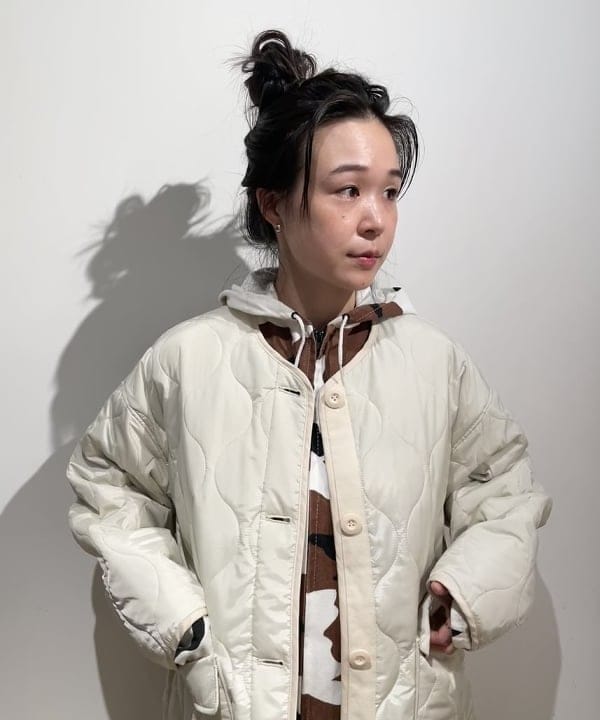 溝口　慶さんの「BEAMS WOMEN｜キルティング ノーカラー ブルゾン」を使ったコーディネート